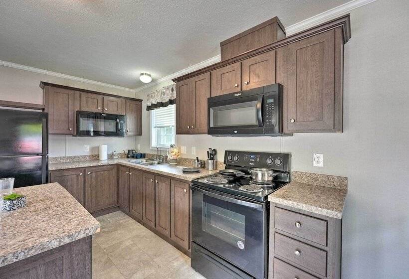 Cassopolis Cabin W/ Lake & Fishing Access!