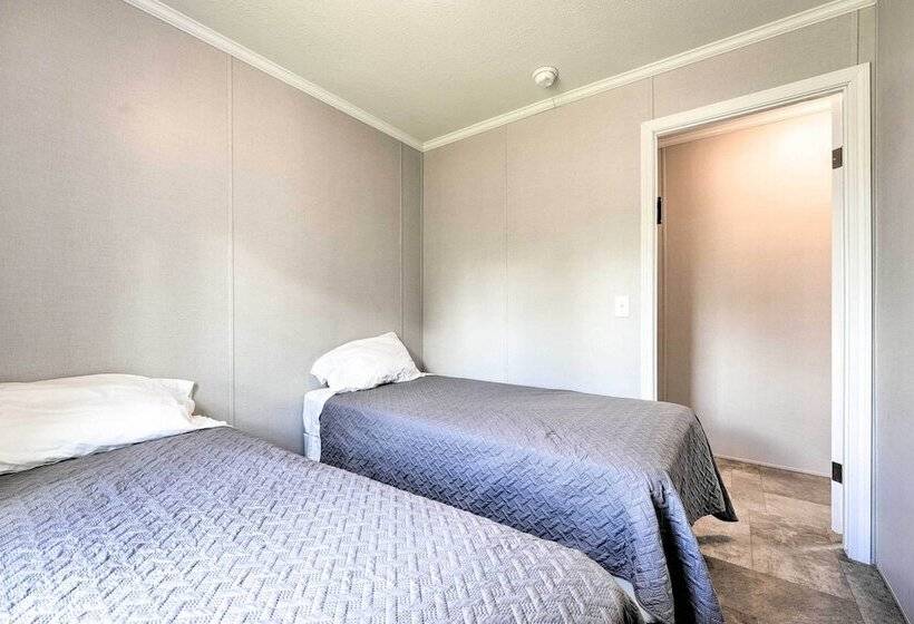 Cassopolis Cabin W/ Lake & Fishing Access!