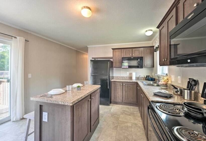 Cassopolis Cabin W/ Lake & Fishing Access!