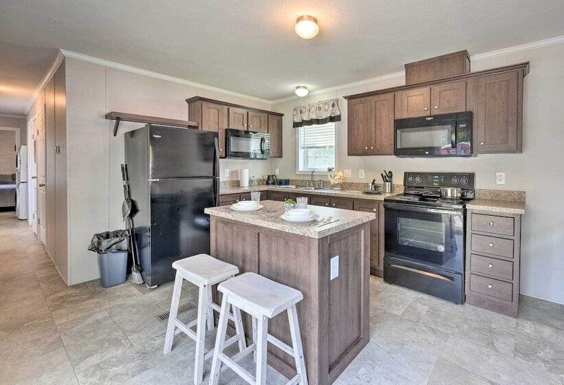 Cassopolis Cabin W/ Lake & Fishing Access!