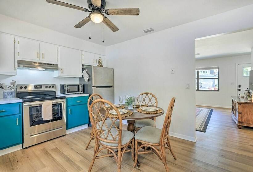 Central Gulfport Home < 1 Mi To The Beach!