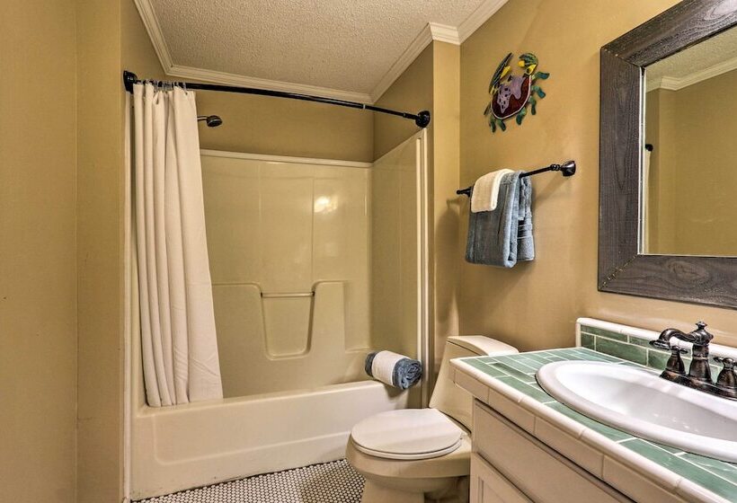 Patio & Gas Grill: Charming Bluffton Escape!