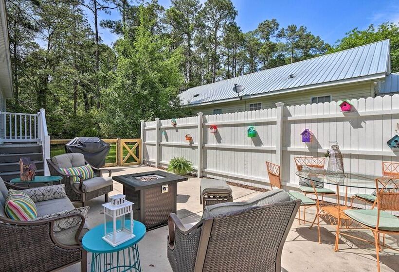 Patio & Gas Grill: Charming Bluffton Escape!