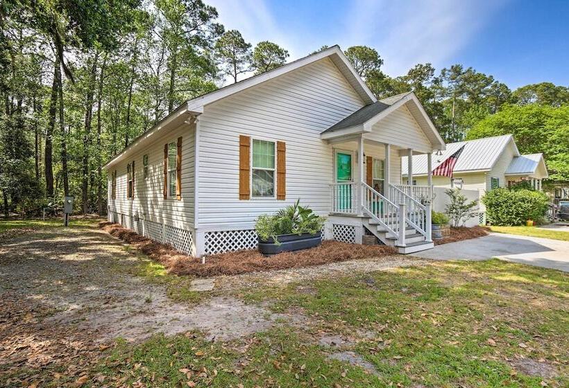 Patio & Gas Grill: Charming Bluffton Escape!