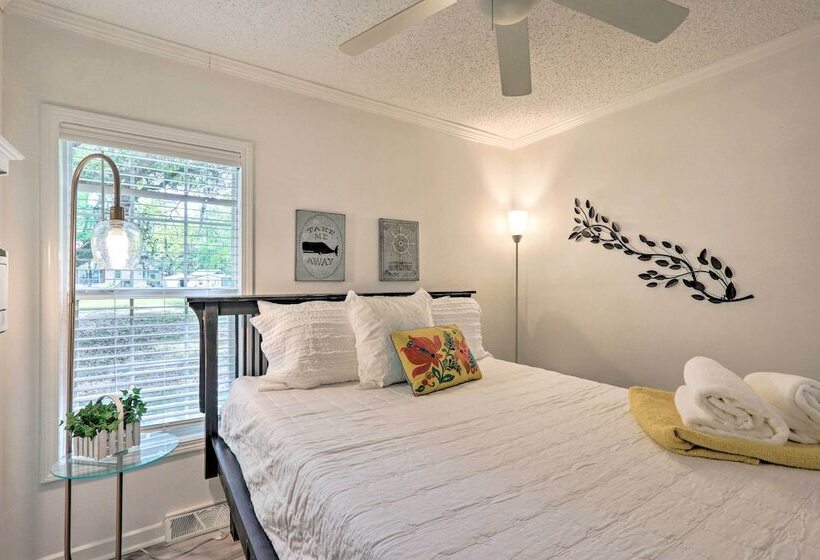 Patio & Gas Grill: Charming Bluffton Escape!