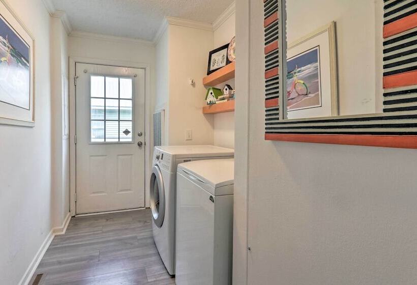 Patio & Gas Grill: Charming Bluffton Escape!