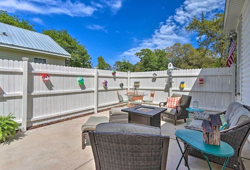 Patio & Gas Grill: Charming Bluffton Escape!