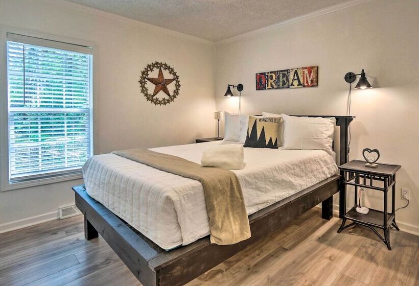 Patio & Gas Grill: Charming Bluffton Escape!