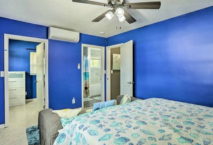 Charming Clearwater Escape ~ 6 Mi To Beach!