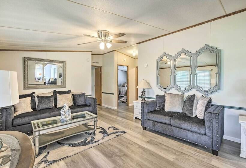 Charming Countryside Home W/ Covered Porch!