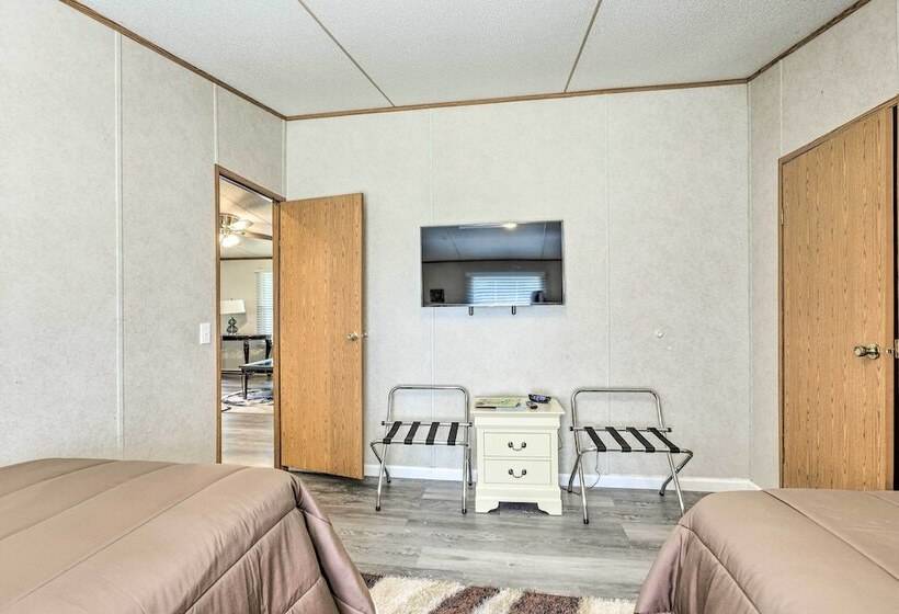 Charming Countryside Home W/ Covered Porch!