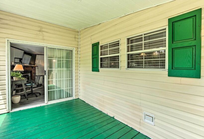 Charming Countryside Home W/ Covered Porch!