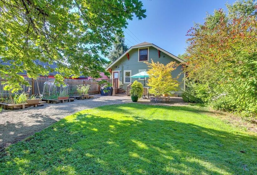 Charming Eugene Vacation Home: 1 Mi To Dtwn!