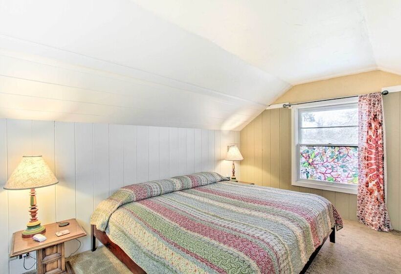 Charming Eugene Vacation Home: 1 Mi To Dtwn!