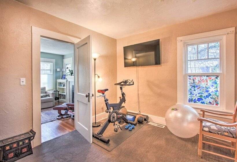 Charming Eugene Vacation Home: 1 Mi To Dtwn!