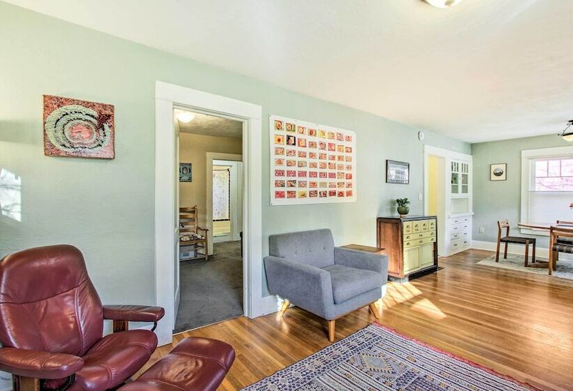Charming Eugene Vacation Home: 1 Mi To Dtwn!