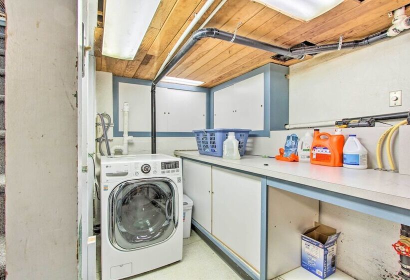 Charming Eugene Vacation Home: 1 Mi To Dtwn!