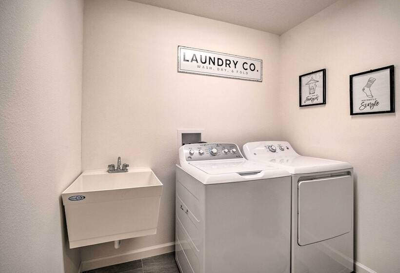 Home In The Villages: Golf Cart & Amenity Access