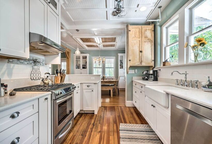 Charming Home In Heart Of Ocala Historic District!