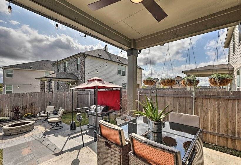 Charming Home Near Austin W/ Grill & Porch!