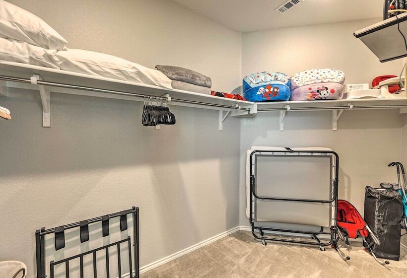 Charming Home Near Austin W/ Grill & Porch!