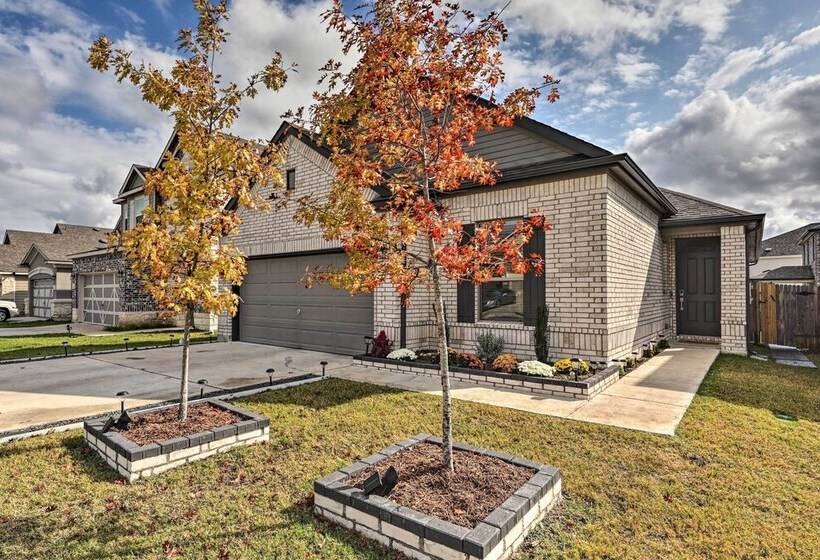Charming Home Near Austin W/ Grill & Porch!