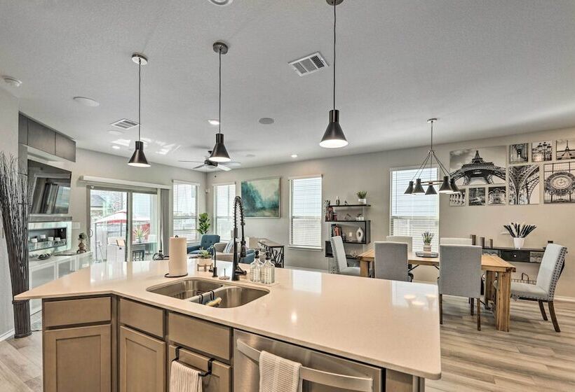 Charming Home Near Austin W/ Grill & Porch!