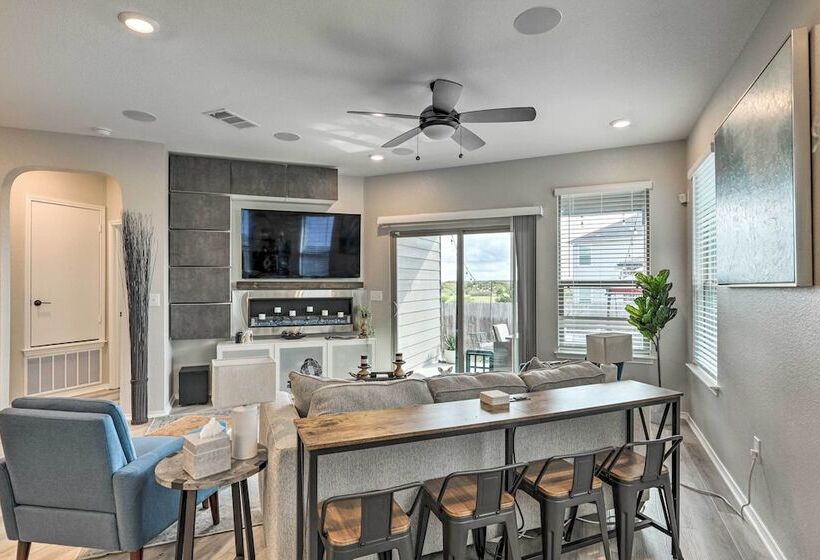 Charming Home Near Austin W/ Grill & Porch!