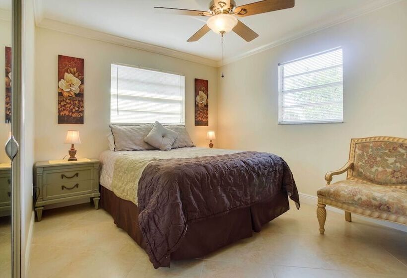 Charming Home W/ Patio Near Vanderbilt Beach