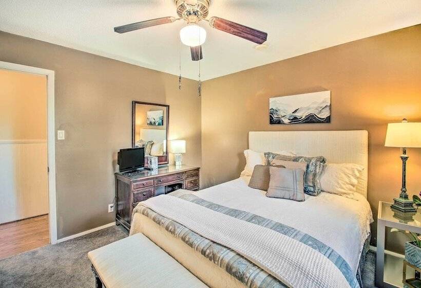 Sunroom & Yard: Charming Hot Springs Home!