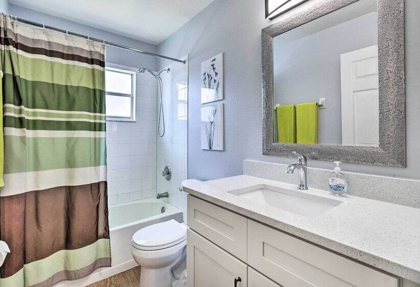 Charming Kissimmee Retreat W/ Pool & Lanai!