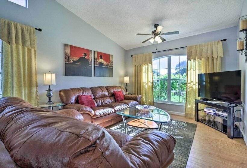 Charming Kissimmee Retreat W/ Pool & Lanai!