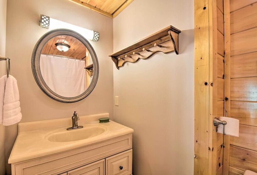 Charming Lake Hartwell Retreat W/ Gas Grill