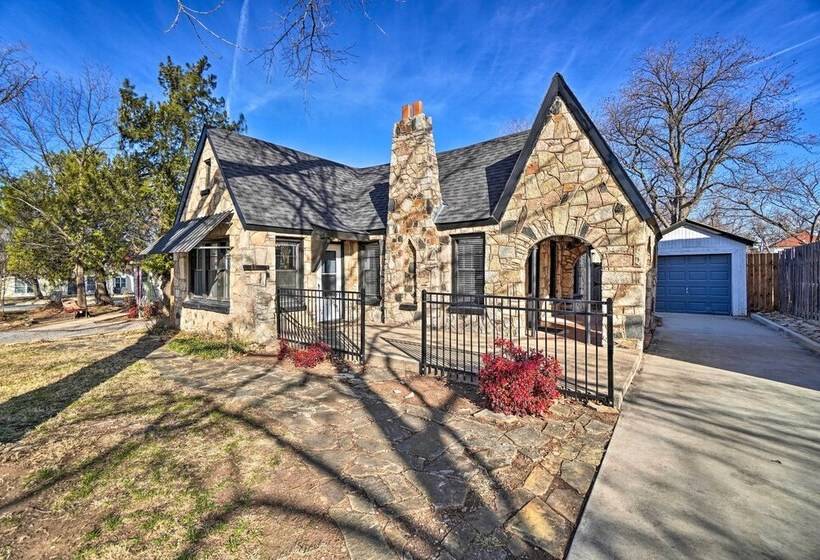 Lawton Home ~ 5 Mi To Fort Sill!