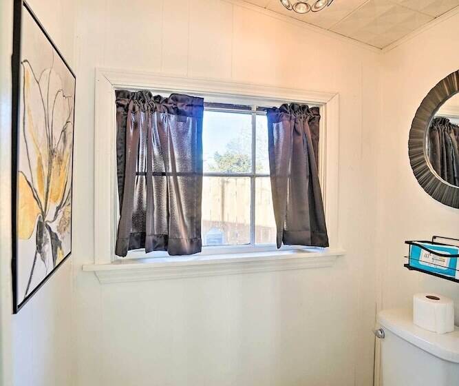 Lawton Home ~ 5 Mi To Fort Sill!