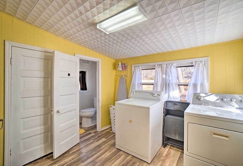 Lawton Home ~ 5 Mi To Fort Sill!