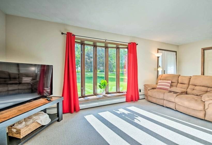 Charming Lewisburg Home W/ Hot Tub & Games!