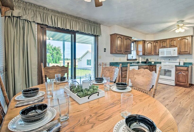 Charming Lewisburg Home W/ Hot Tub & Games!