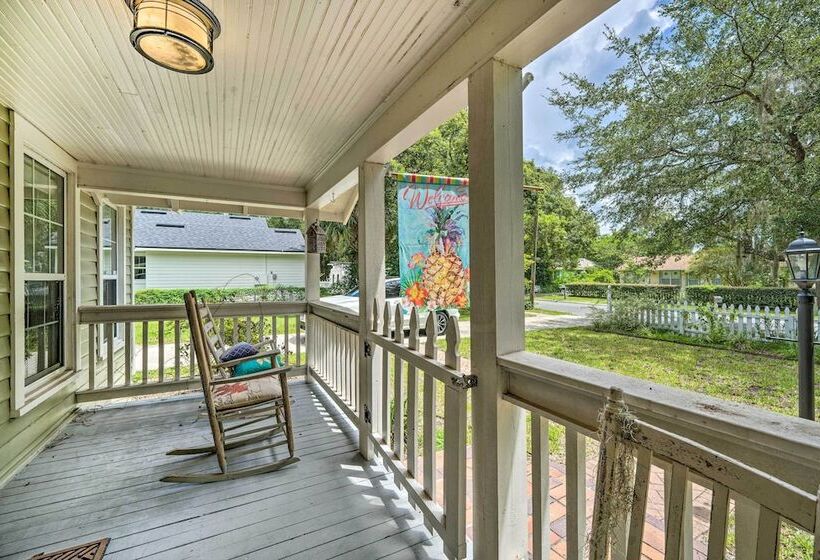 Charming Mt Dora Home W/ Shared Patio & Yard!
