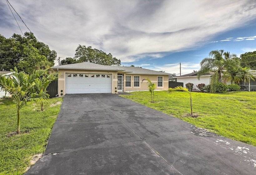 Charming N Fort Meyers Retreat: Pool & Lanai!