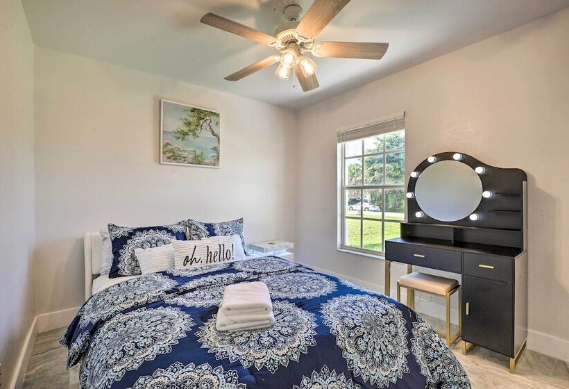 Charming N Fort Meyers Retreat: Pool & Lanai!