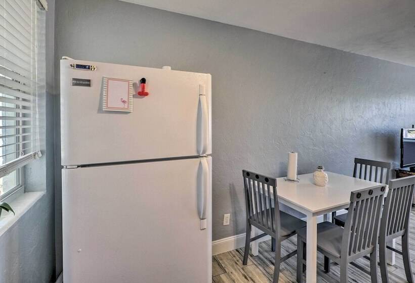 Ormond Beach Home W/ Screened Porch, Walk To Shore