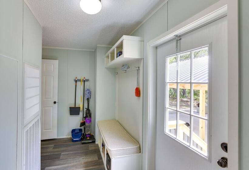 Charming Perry Home ~ 2 Mi To The Gulf!