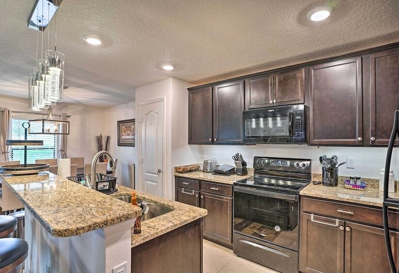 Charming Poinciana House W/ Patio: 30 Mi To Disney