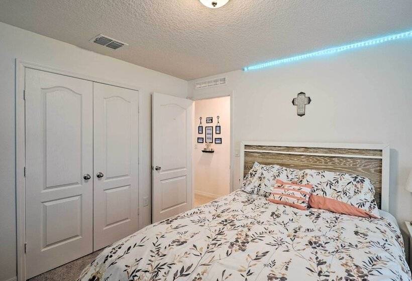 Charming Poinciana House W/ Patio: 30 Mi To Disney