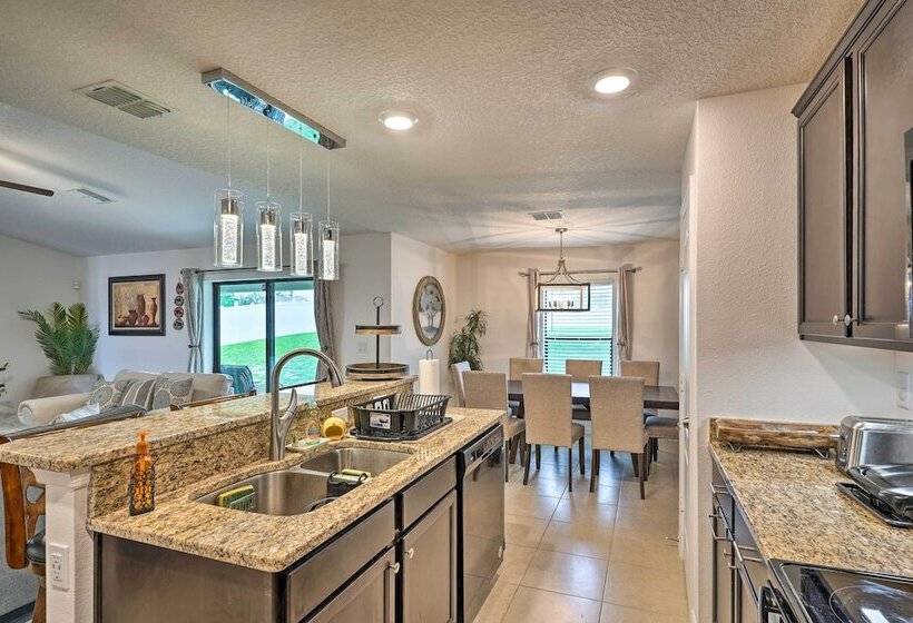 Charming Poinciana House W/ Patio: 30 Mi To Disney