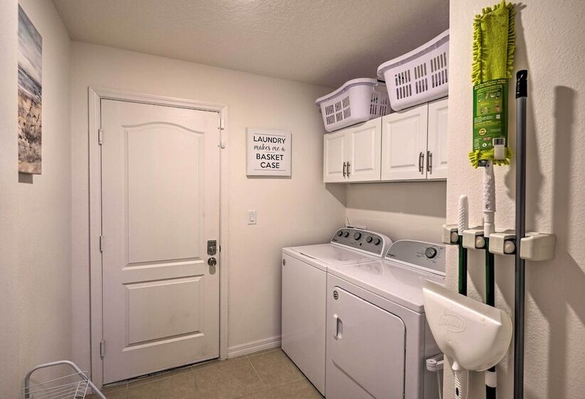 Charming Poinciana House W/ Patio: 30 Mi To Disney