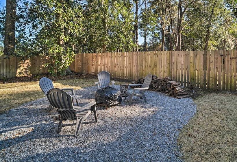 Fire Pit + Yard: Charming Port Royal Home!