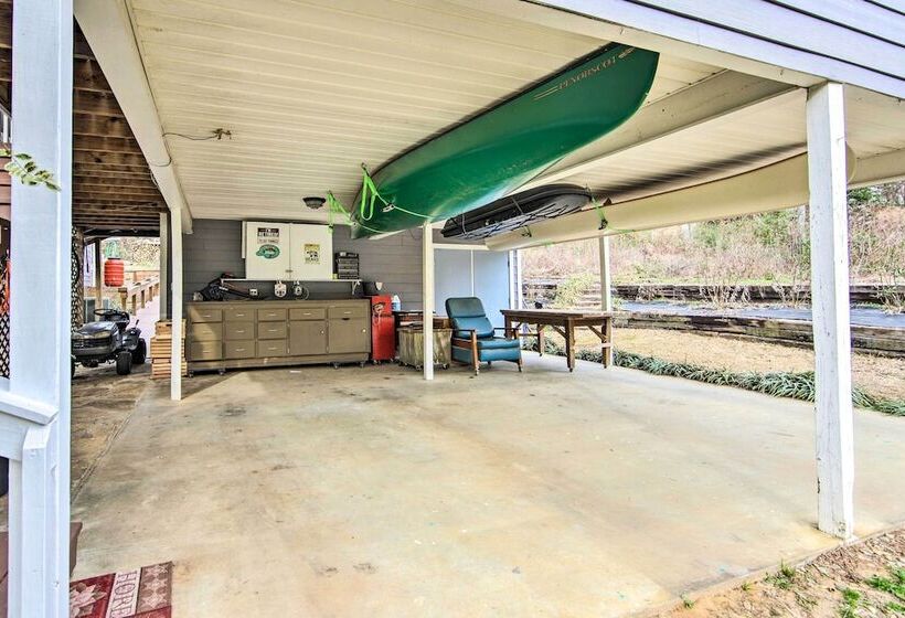 Charming Rusk Guest Cabin W/ Shared Yard