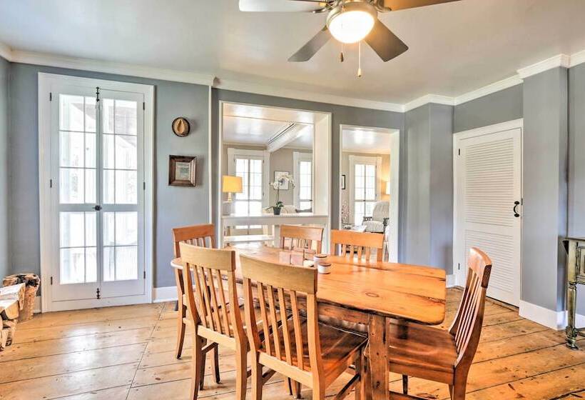 Charming Sharon Dwelling W/ Deck & Fire Pit!